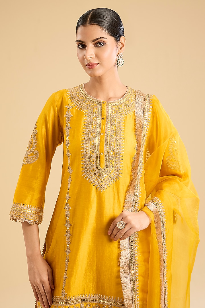 Yellow Silk Chanderi Sitara Embroidered A-Line Kurta Set by Sheetal Batra at Pernia's Pop Up Shop