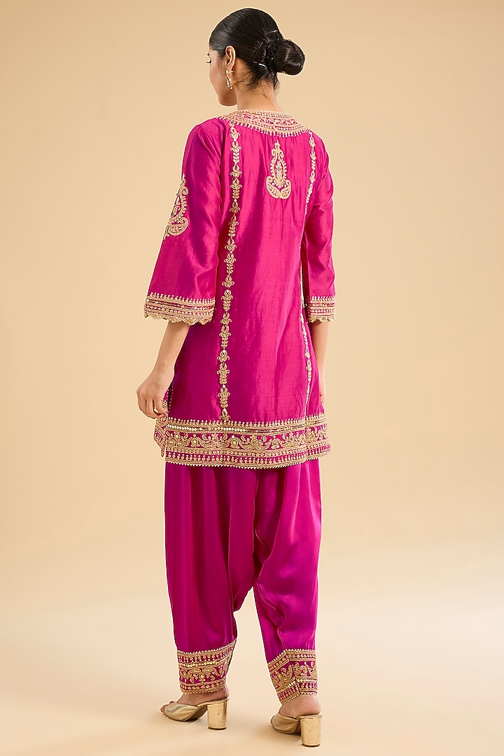 Hot Pink Silk Chanderi Sitara Embroidered A-Line Kurta Set by Sheetal Batra at Pernia's Pop Up Shop