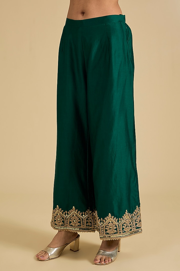 Green Pure Silk Chanderi Kirandori & Sitara Embroidered A-Line Kurta Set by Sheetal Batra at Pernia's Pop Up Shop