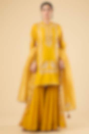 Mustard Pure Habutai Silk Dabka Embroidered Kurta Set by Sheetal Batra at Pernia's Pop Up Shop