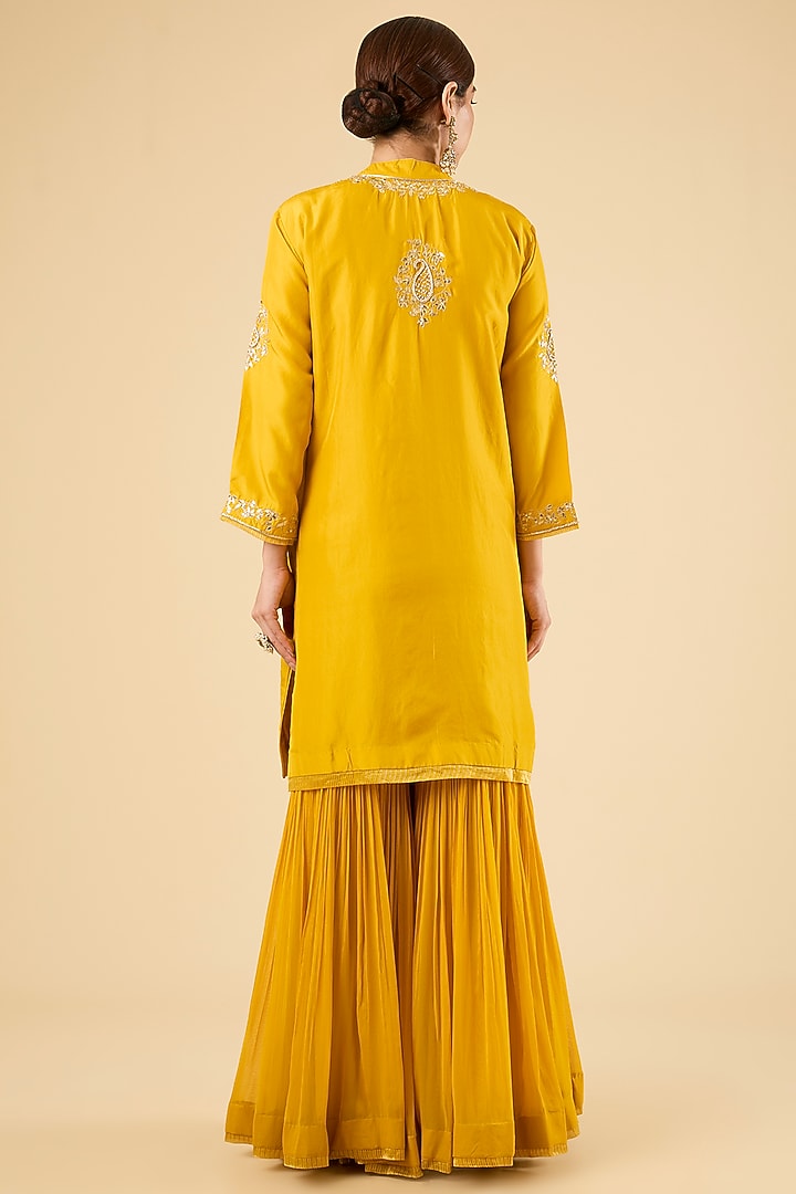 Mustard Pure Habutai Silk Dabka Embroidered Kurta Set by Sheetal Batra at Pernia's Pop Up Shop