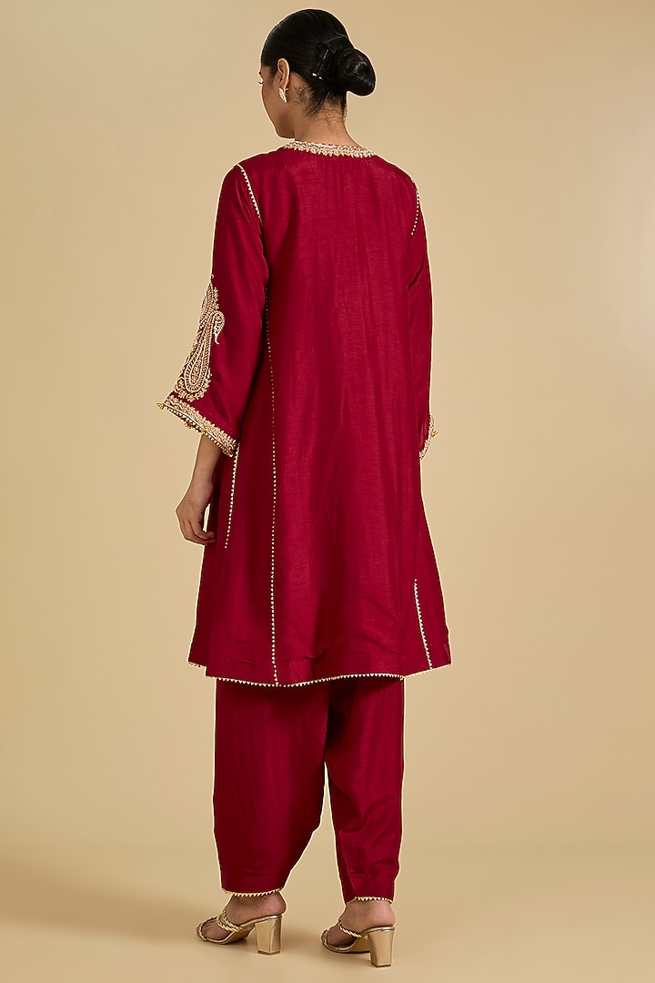 Red Pure Upada Silk Zardosi Embroidered Choga Kurta Set by Sheetal Batra at Pernia's Pop Up Shop
