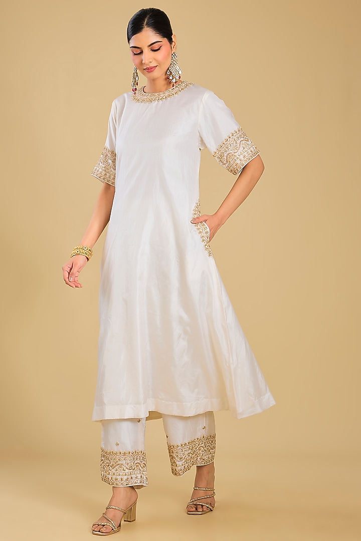 Daisy Ivory Pure Habutai Silk Hand Embellished A-Line Kurta Set by Sheetal Batra at Pernia's Pop Up Shop