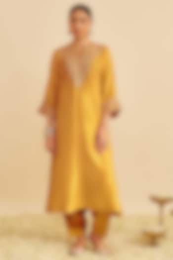 Mustard Pure Upada Silk Tilla Embroidered Kaftan Set by Sheetal Batra at Pernia's Pop Up Shop
