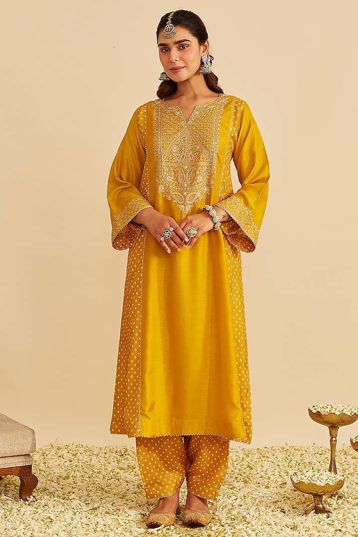 Mustard Pure Upada Silk Sequins Embroidered Chauga Kurta Set by Sheetal Batra at Pernia's Pop Up Shop