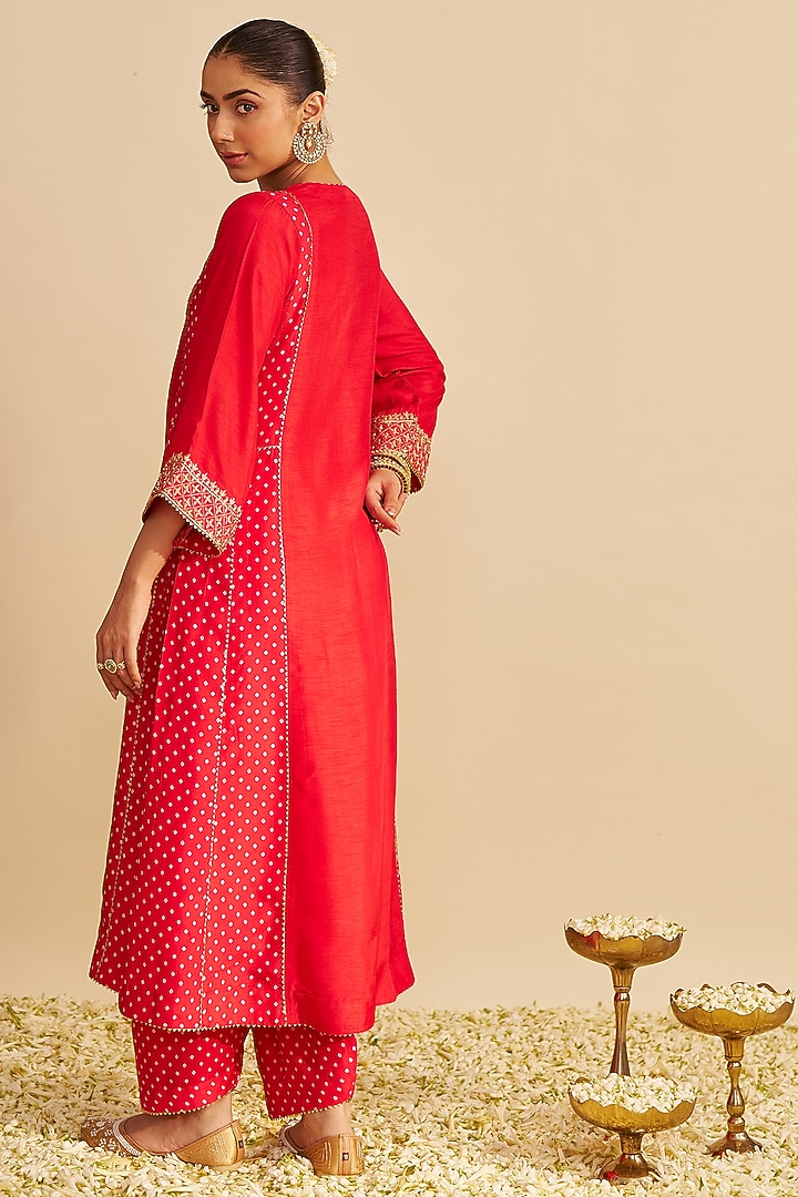 Red Pure Upada Silk Sequins Embroidered Kurta Set by Sheetal Batra at Pernia's Pop Up Shop