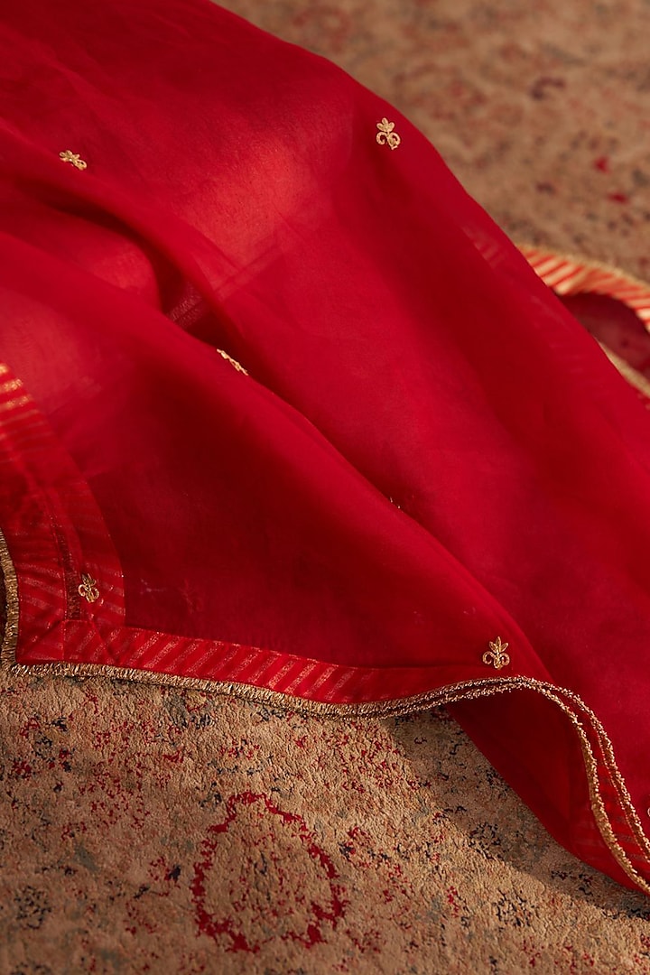 Deep Red Upada Silk Kiran Dori Embroidered Short Kurta Set by Sheetal Batra at Pernia's Pop Up Shop