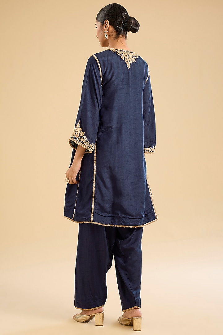 Deep Blue Pure Upada Silk Moti Kirandori Embellished Kurta Set by Sheetal Batra at Pernia's Pop Up Shop