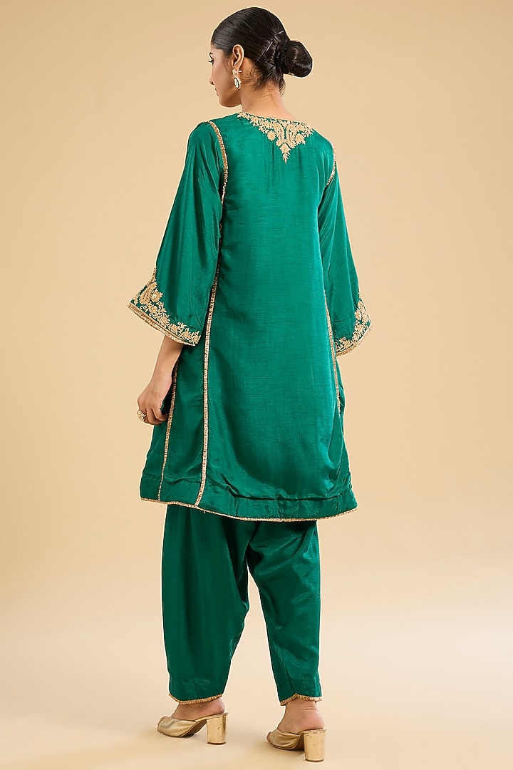 Emerald Green Pure Upada Silk Moti Kirandori Embellished Kurta Set by Sheetal Batra at Pernia's Pop Up Shop