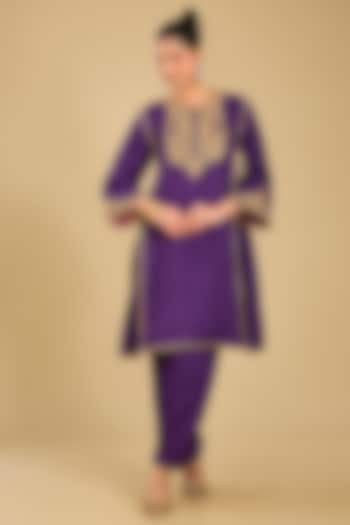 Purple Pure Uppada Silk Embroidered Choga Kurta Set by Sheetal Batra at Pernia's Pop Up Shop
