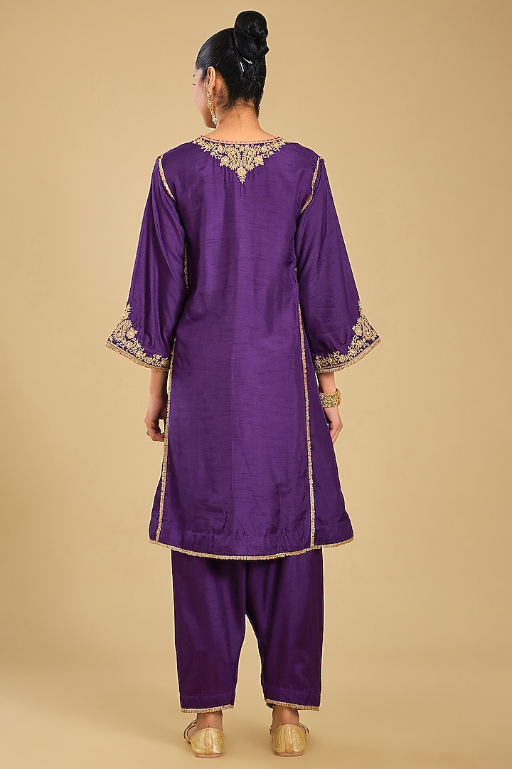 Purple Pure Uppada Silk Embroidered Choga Kurta Set by Sheetal Batra at Pernia's Pop Up Shop