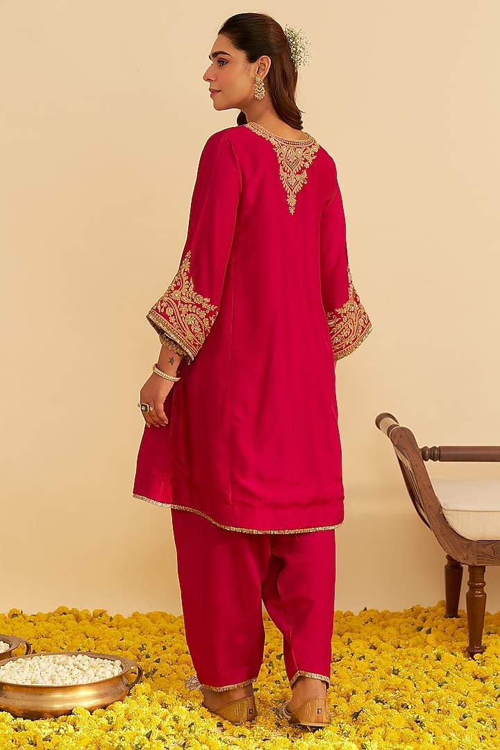 Hot Pink Upada Silk Kiran Dori Embroidered Kurta Set by Sheetal Batra at Pernia's Pop Up Shop