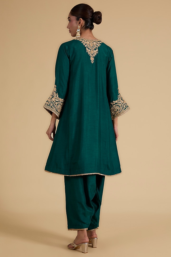 Emerald Green Upada Silk Kiran Dori Embroidered Kurta Set by Sheetal Batra at Pernia's Pop Up Shop