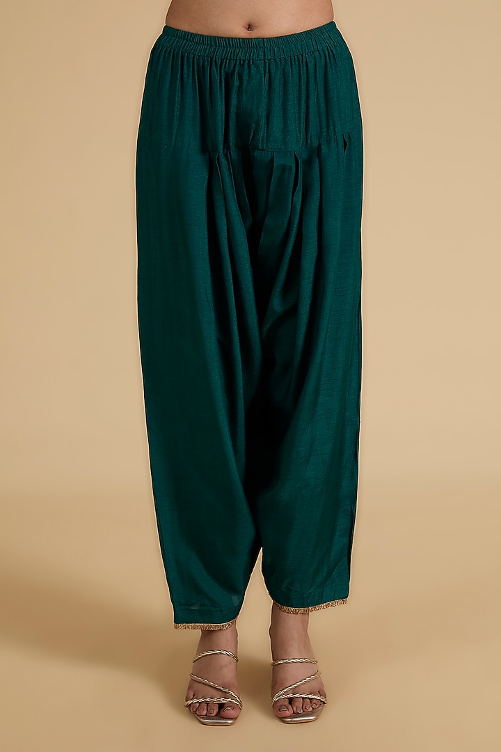 Emerald Green Upada Silk Kiran Dori Embroidered Kurta Set by Sheetal Batra at Pernia's Pop Up Shop