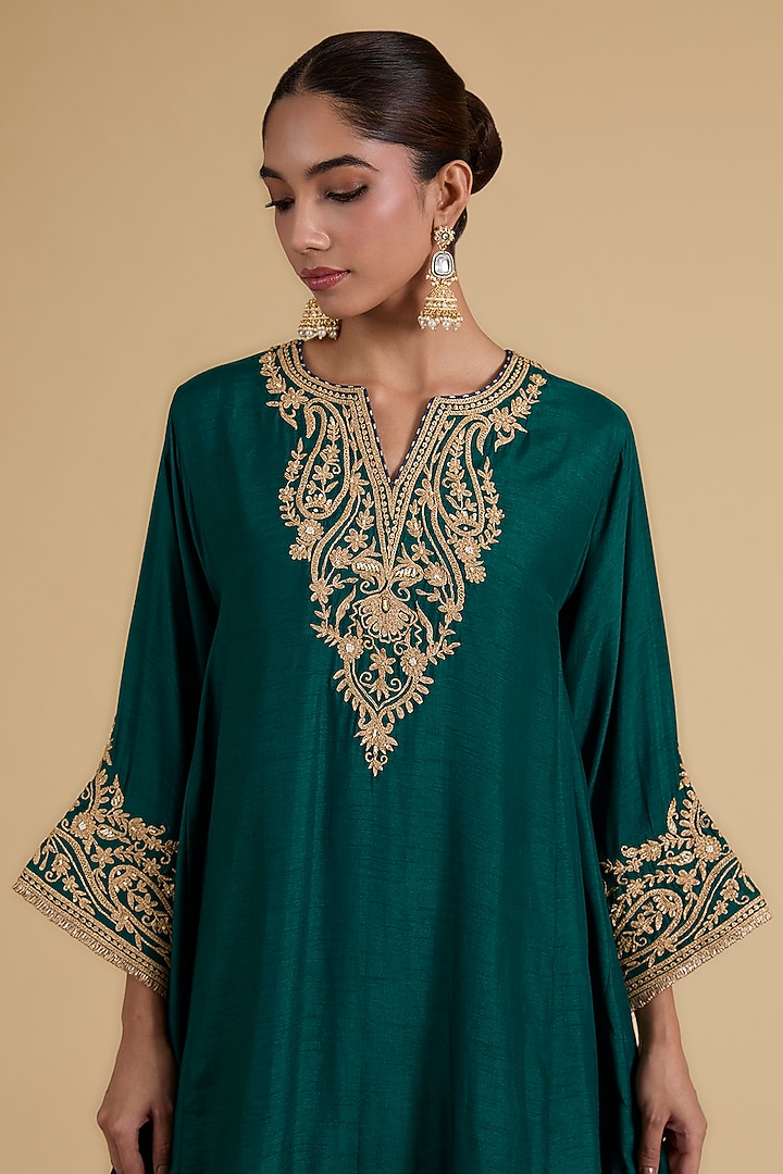 Emerald Green Upada Silk Kiran Dori Embroidered Kurta Set by Sheetal Batra at Pernia's Pop Up Shop