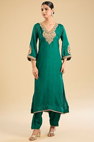 Emerald Green Pure Upada Silk Moti Kirandori Embellished Kurta Set by Sheetal Batra