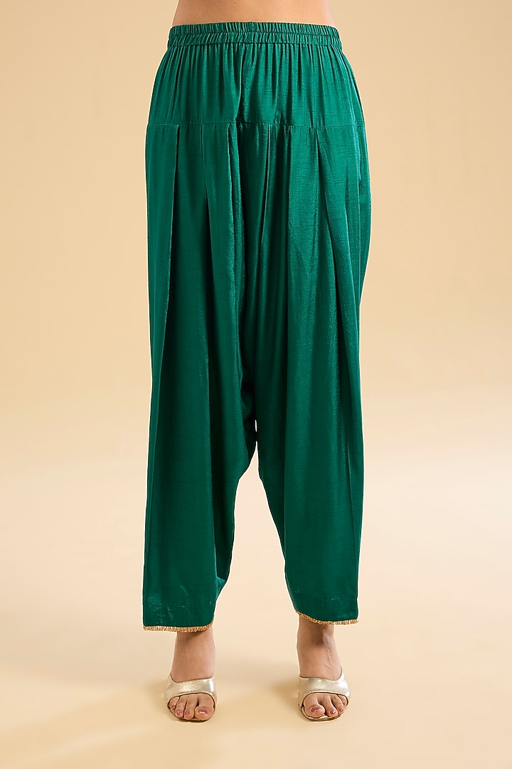 Emerald Green Pure Upada Silk Moti Kirandori Embellished Kurta Set by Sheetal Batra at Pernia's Pop Up Shop