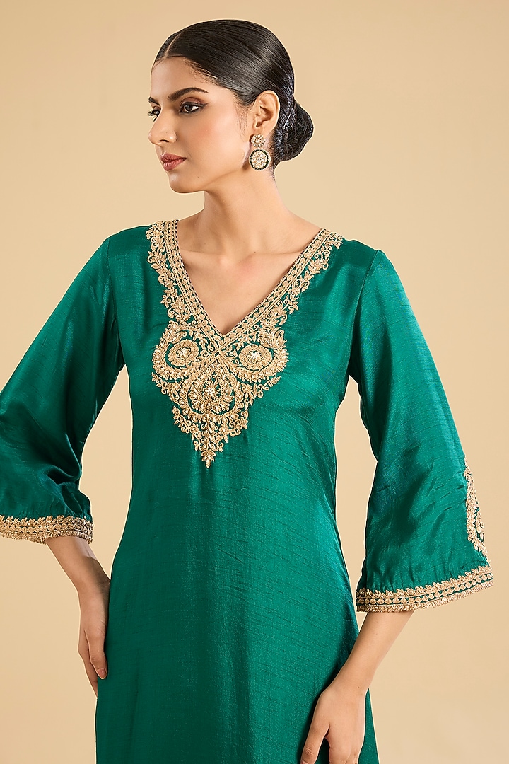 Emerald Green Pure Upada Silk Moti Kirandori Embellished Kurta Set by Sheetal Batra at Pernia's Pop Up Shop