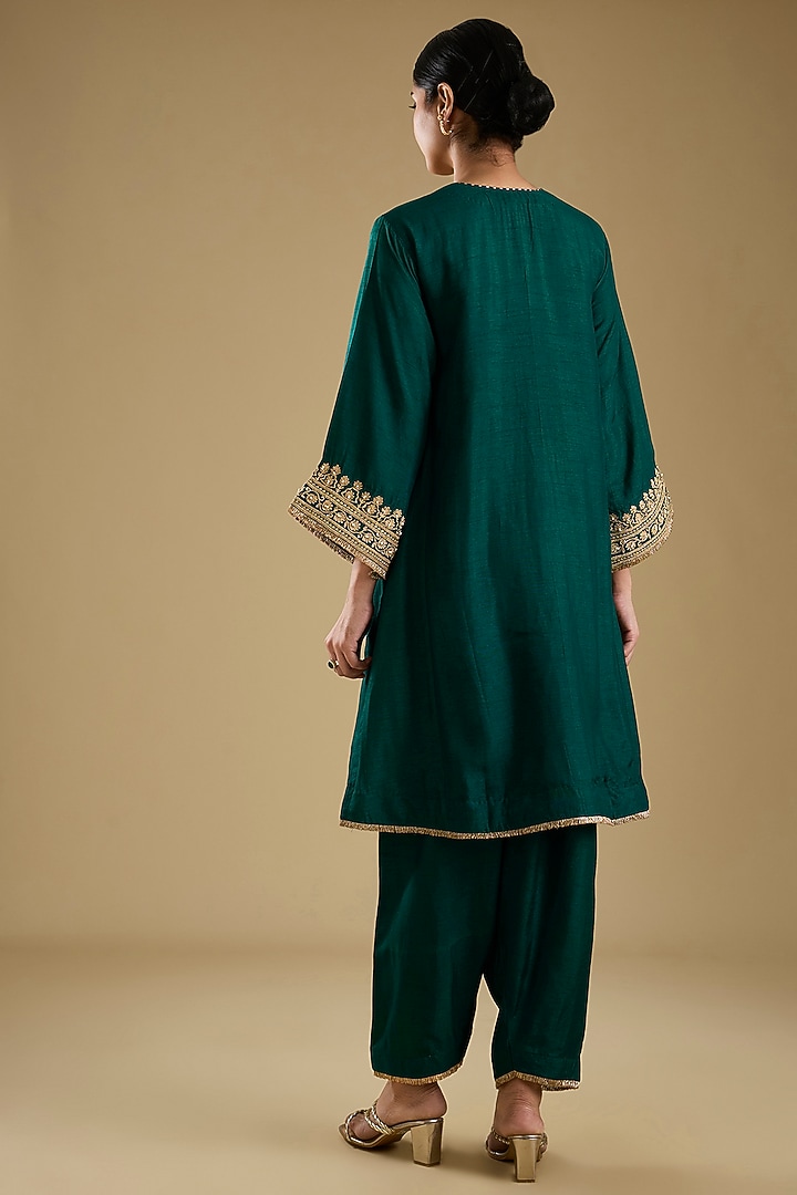 Emerald Green Pure Upada Silk Pearl Embroidered Choga Kurta Set by Sheetal Batra at Pernia's Pop Up Shop