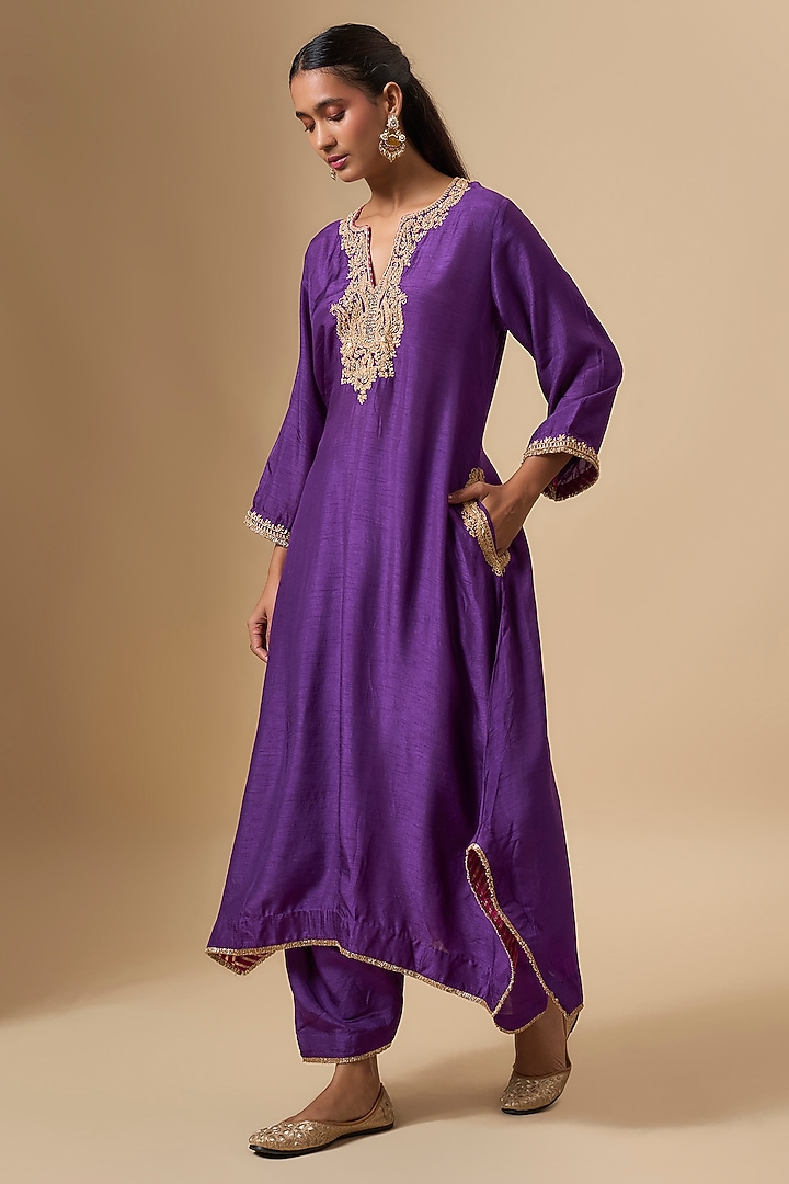 Purple Upada Silk Kiran Dori Embroidered Kaftan Set by Sheetal Batra at Pernia's Pop Up Shop