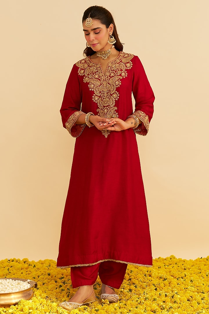 Deep Red Upada Silk Kiran Dori Embroidered Long Kaftan Set by Sheetal Batra at Pernia's Pop Up Shop