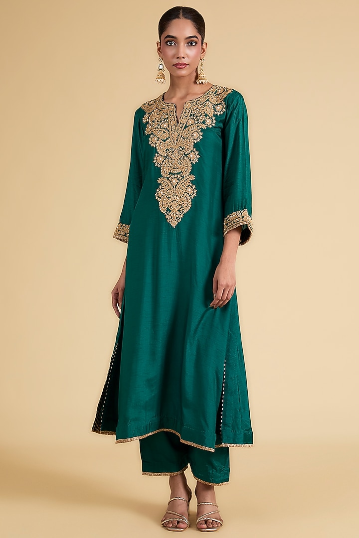 Emerald Green Upada Silk Dori Embroidered Kaftan Set by Sheetal Batra at Pernia's Pop Up Shop