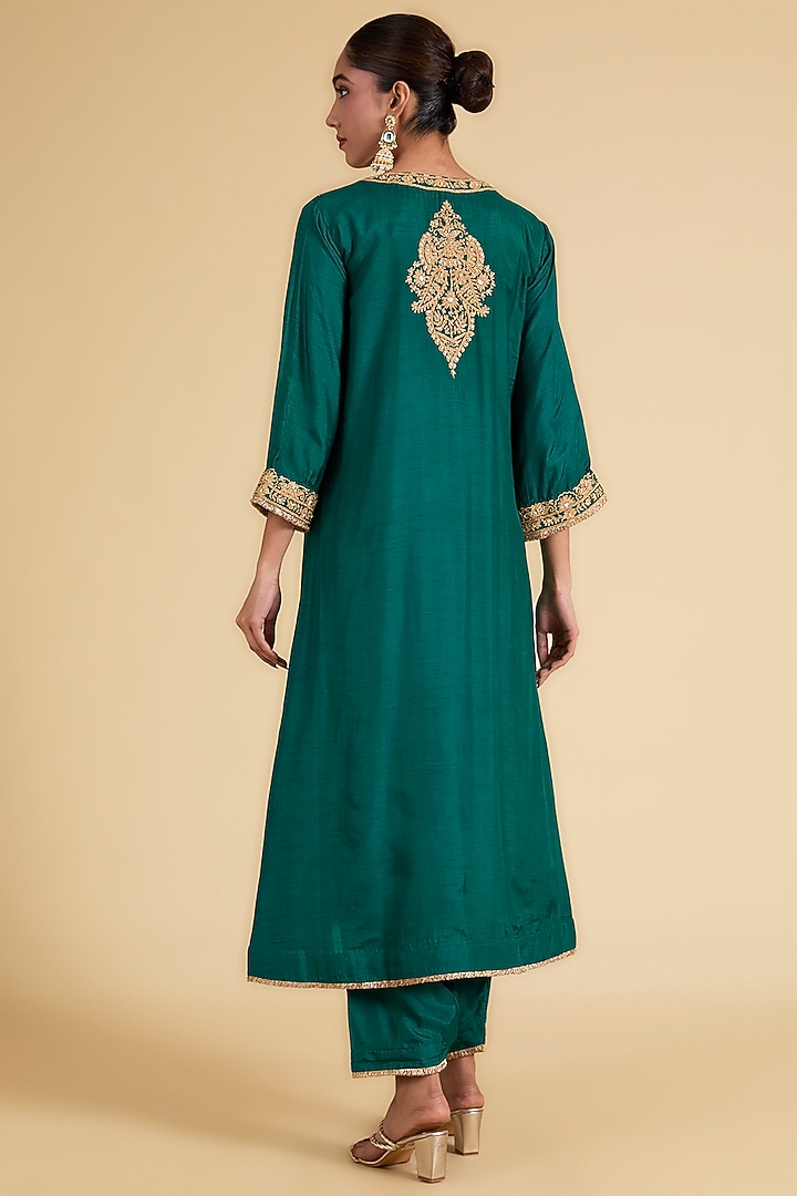 Emerald Green Upada Silk Dori Embroidered Kaftan Set by Sheetal Batra at Pernia's Pop Up Shop