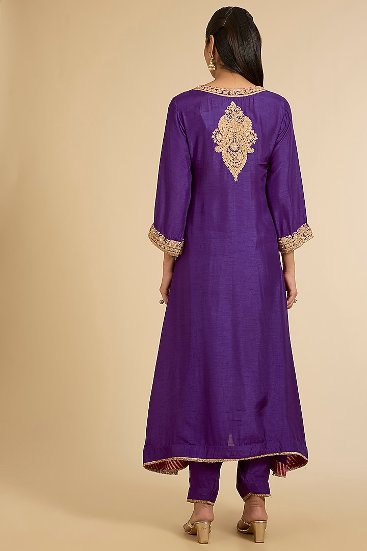 Purple Pure Upada Silk Kiran Dori Embroidered Kaftan Set by Sheetal Batra at Pernia's Pop Up Shop