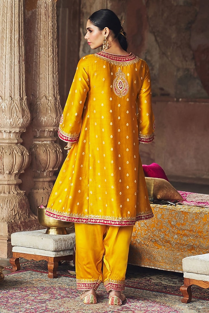 Mustard Pure Silk Chanderi Banarasi Gota-Patti Embroidered Kurta Set by Sheetal Batra at Pernia's Pop Up Shop