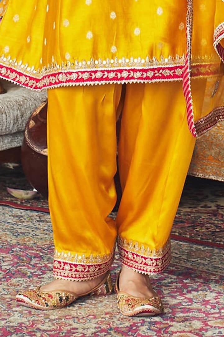 Mustard Pure Silk Chanderi Banarasi Gota-Patti Embroidered Kurta Set by Sheetal Batra at Pernia's Pop Up Shop
