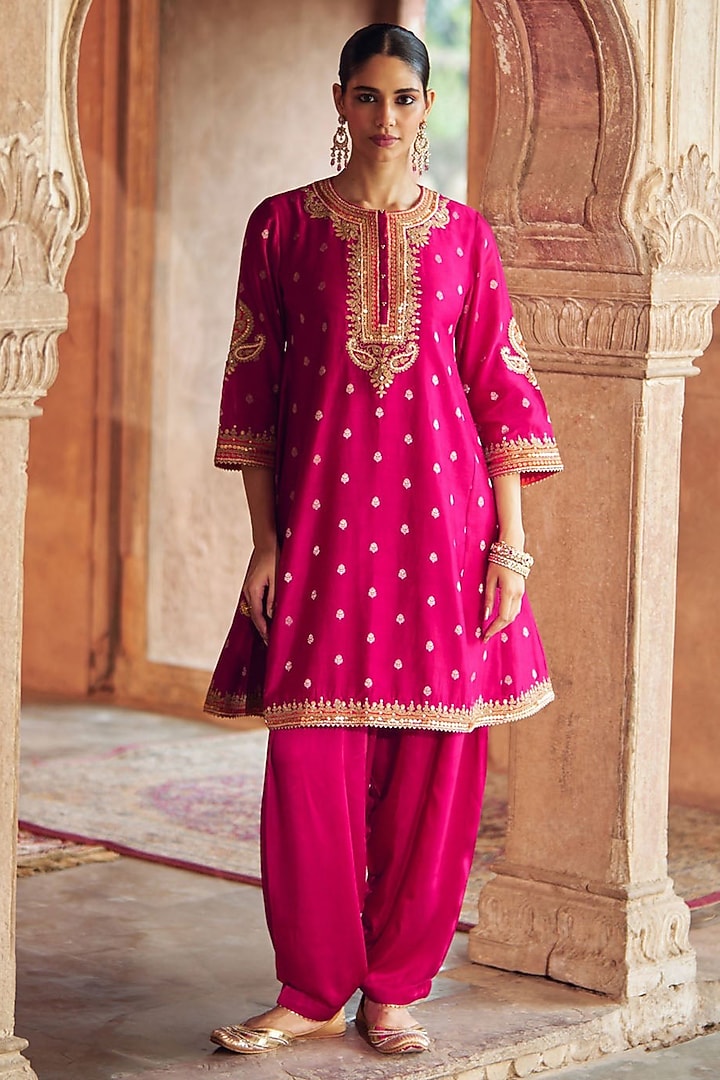 Hot Pink Pure Silk Chanderi Banarasi Gota-Patti Embroidered Kurta Set by Sheetal Batra at Pernia's Pop Up Shop