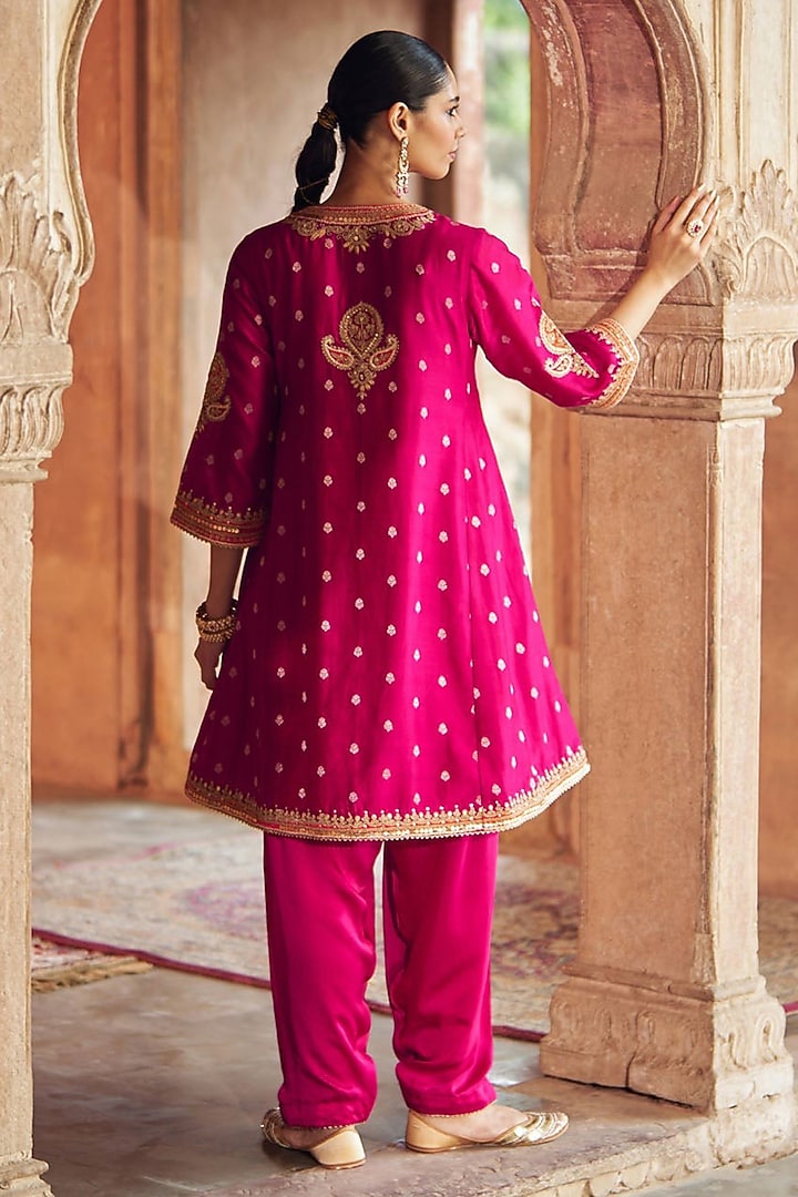 Hot Pink Pure Silk Chanderi Banarasi Gota-Patti Embroidered Kurta Set by Sheetal Batra at Pernia's Pop Up Shop