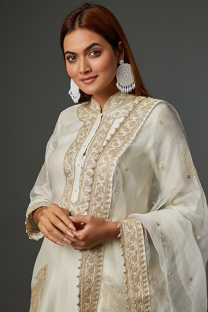 White Georgette Gharara Set by Sheetal Batra at Pernia's Pop Up Shop