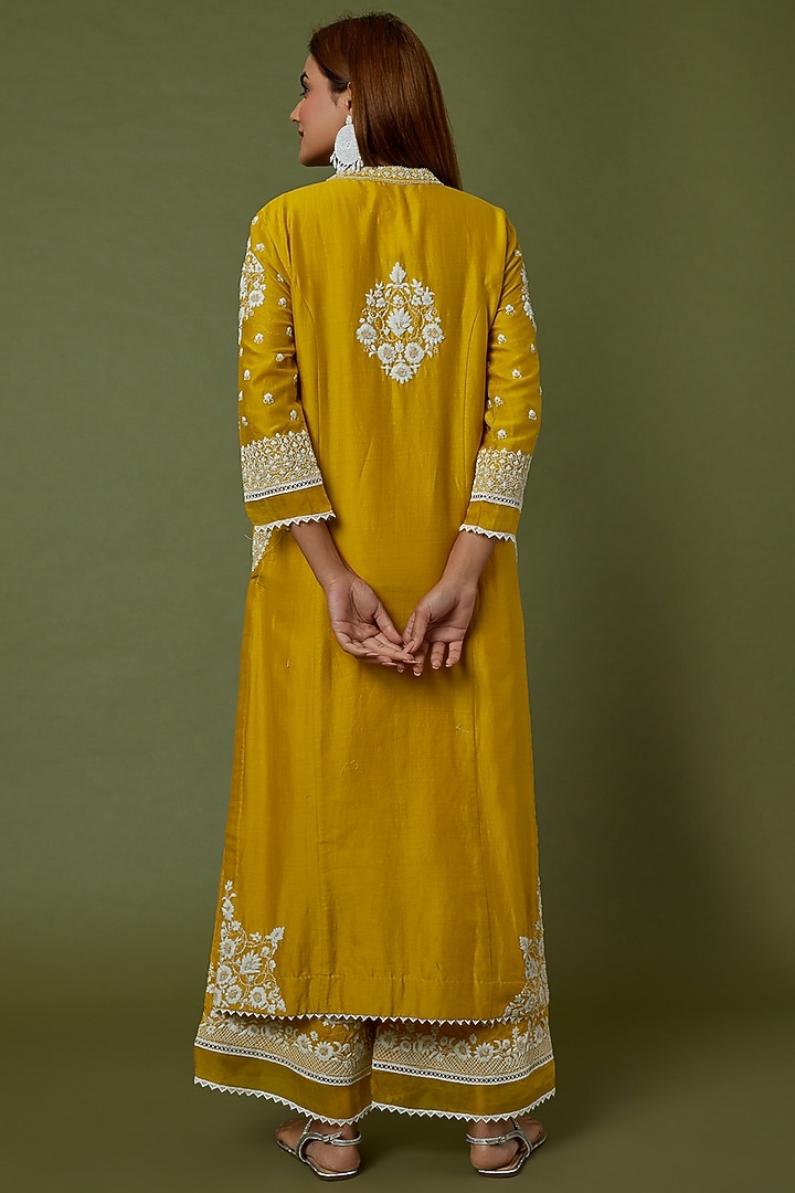 Mustard Embroidered Kurta Set by Sheetal Batra at Pernia's Pop Up Shop