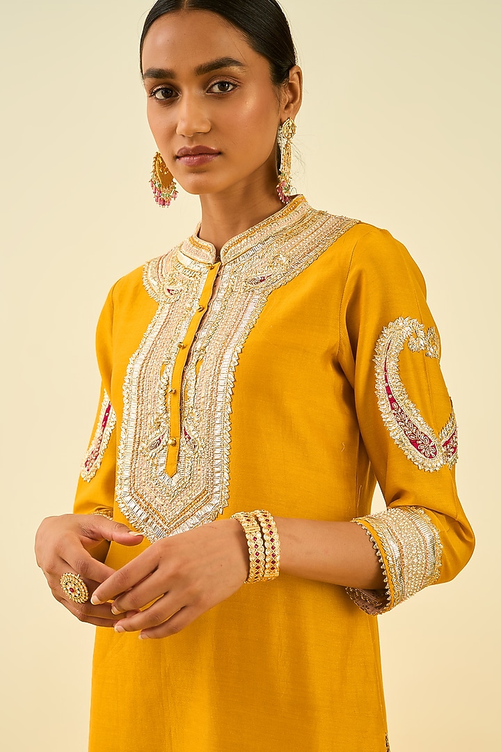 Glaze Mustard Gota Patti Embroidered Kurta Set by Sheetal Batra at Pernia's Pop Up Shop