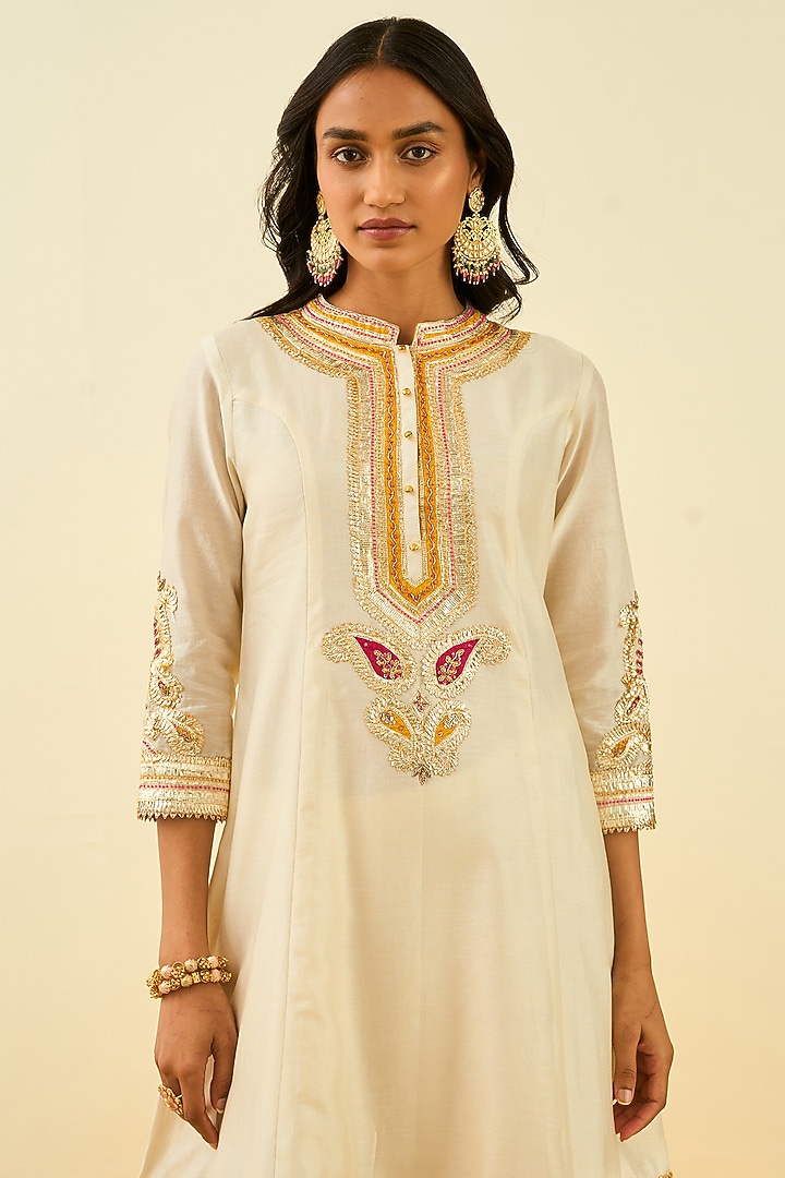 Daisy Ivory Kurta Set With Gota Patti Embroidery by Sheetal Batra at Pernia's Pop Up Shop