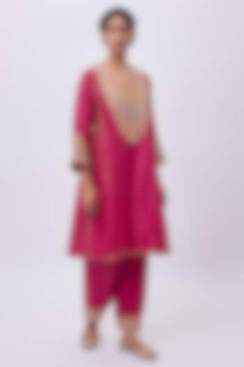 Pink Silk Chanderi Zardosi Hand Embroidered Kurta Set by Sheetal Batra at Pernia's Pop Up Shop