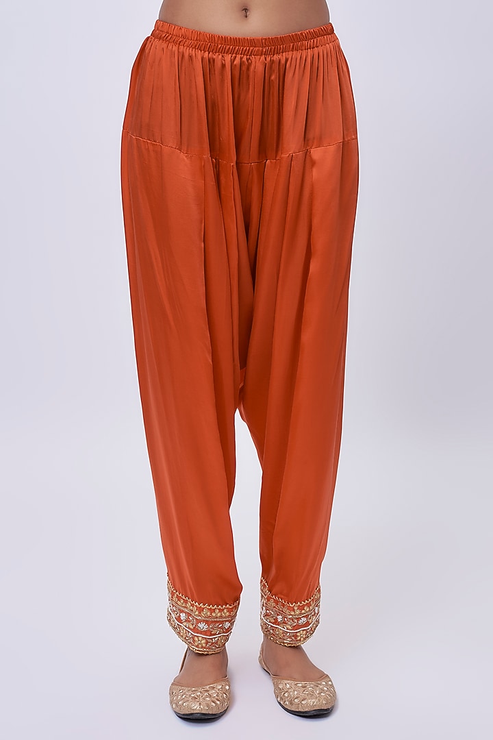 Orange Silk Chanderi Zardosi Hand Embroidered Kurta Set by Sheetal Batra at Pernia's Pop Up Shop