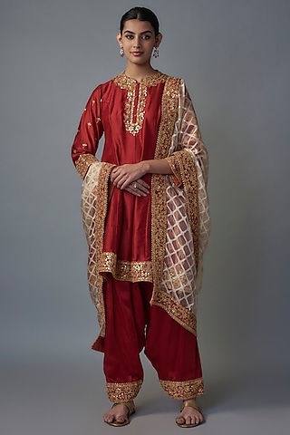 Red Silk Chanderi Dabka Embroidered Kurta Set by Sheetal Batra