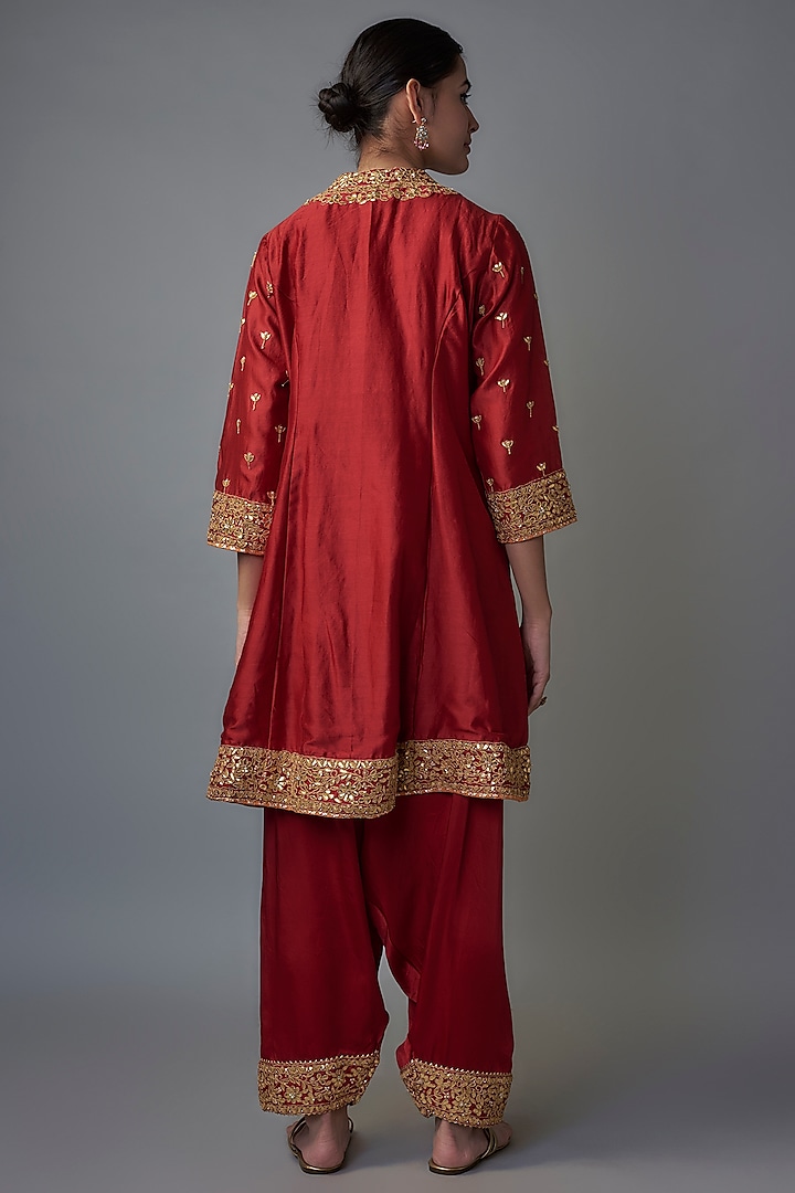 Red Silk Chanderi Dabka Embroidered Kurta Set by Sheetal Batra at Pernia's Pop Up Shop