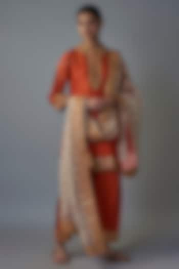 Orange Silk Chanderi Dabka Embroidered Kurta Set by Sheetal Batra at Pernia's Pop Up Shop