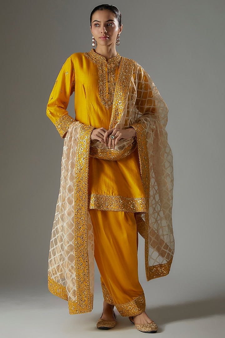 Yellow Chanderi Silk Gota Patti Embroidered Kurta Set by Sheetal Batra at Pernia's Pop Up Shop
