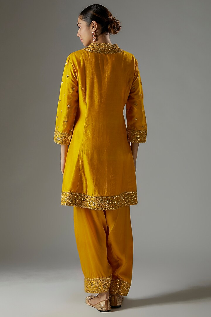 Yellow Chanderi Silk Gota Patti Embroidered Kurta Set by Sheetal Batra at Pernia's Pop Up Shop