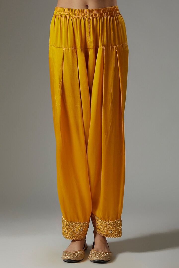 Yellow Chanderi Silk Gota Patti Embroidered Kurta Set by Sheetal Batra at Pernia's Pop Up Shop