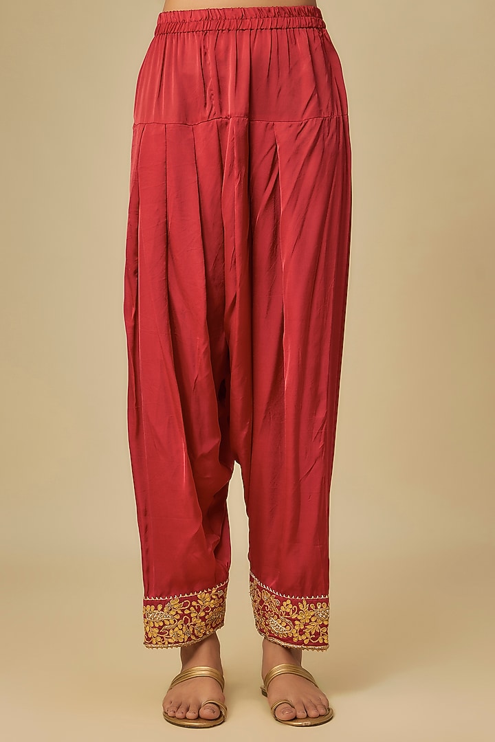 Red Silk Chanderi Zardosi Embroidered Kurta Set by Sheetal Batra at Pernia's Pop Up Shop