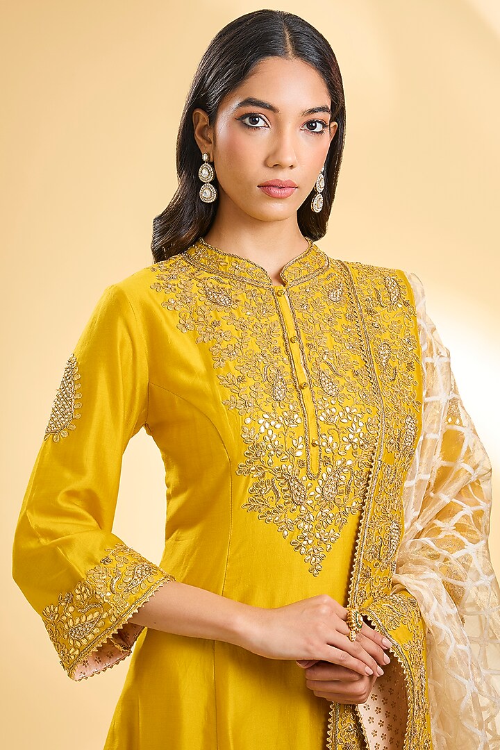 Yellow Silk Chanderi Gota Pati & Dabka Zardosi Embroidered Kurta Set by Sheetal Batra at Pernia's Pop Up Shop