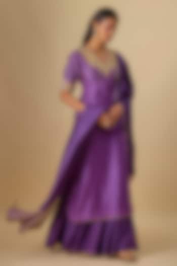 Purple Pure Silk Chanderi Hand Embroidered Kurta Set by Sheetal Batra at Pernia's Pop Up Shop