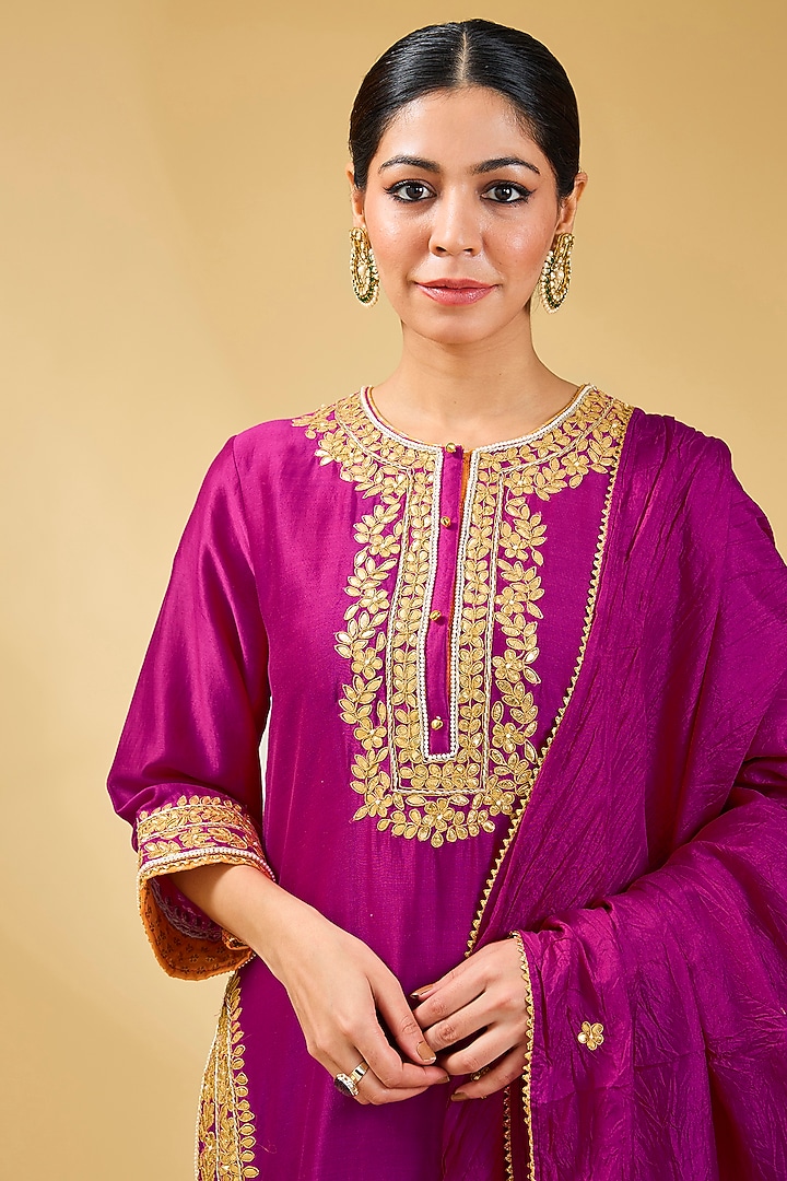 Pink Pure Silk Chanderi Zardosi Embroidered Straight Kurta Set by Sheetal Batra at Pernia's Pop Up Shop