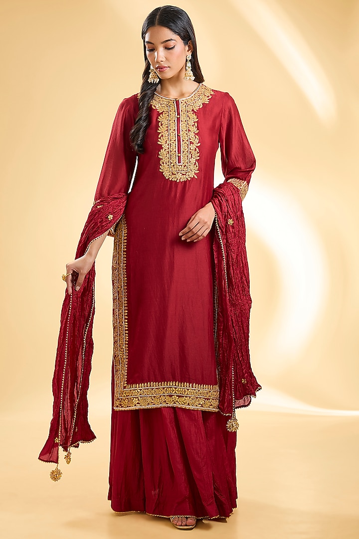 Red Silk Chanderi Dabka Zardosi Embroidered Long Kurta Set by Sheetal Batra at Pernia's Pop Up Shop