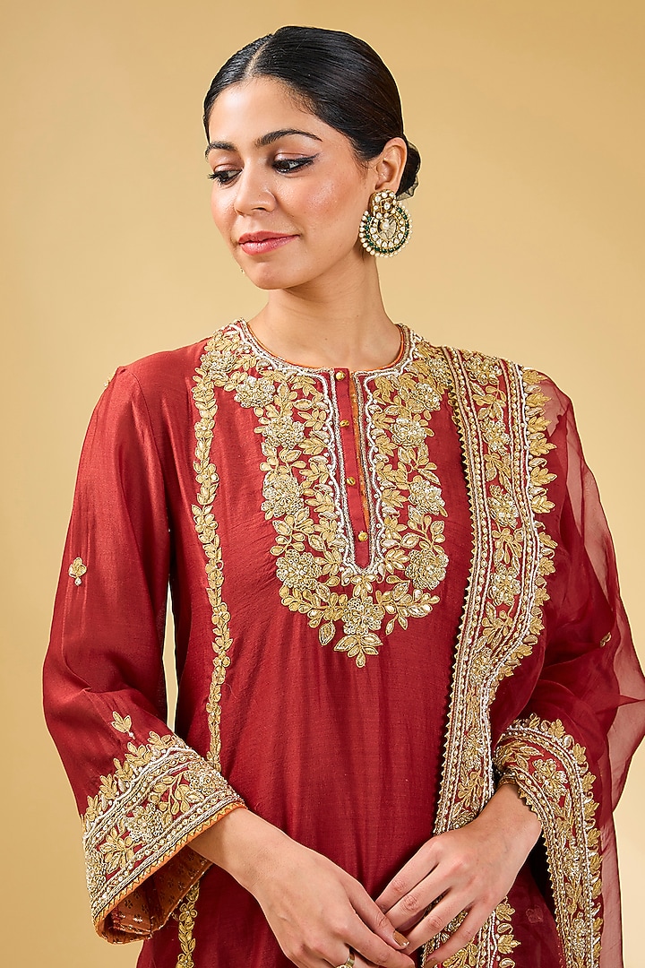 Red Silk Chanderi Dabka Embroidered Kurta Set by Sheetal Batra at Pernia's Pop Up Shop